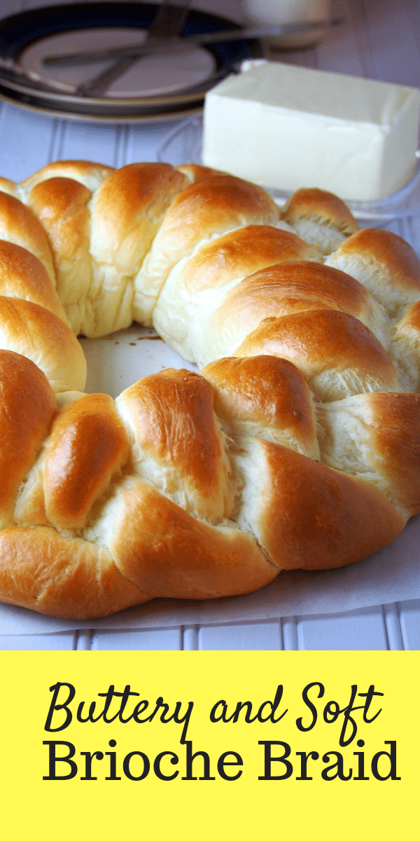 Wow! This Grand Brioche Braid is buttery and soft. It is the perfect dough recipe for the bread lover. #brioche #braidedbread #Briochepastry