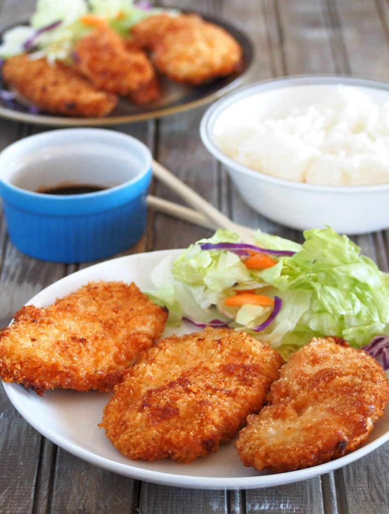 Breaded chicken breasts that are nice and juicy on the inside and crisp on the outside.