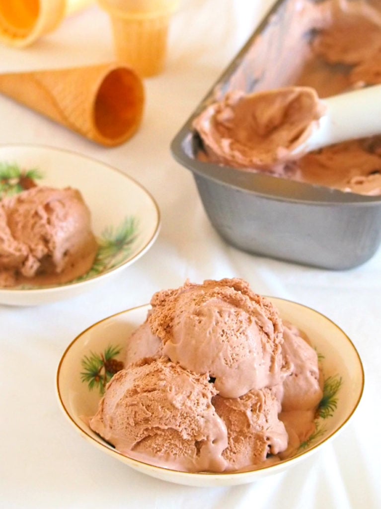 All you need to make this Ovaltine Ice cream are three simple ingredients. It is so creamy, so tasty and so decadent in its malted chocolate flavor. An easy and special ice cream for everyone in your family to enjoy.