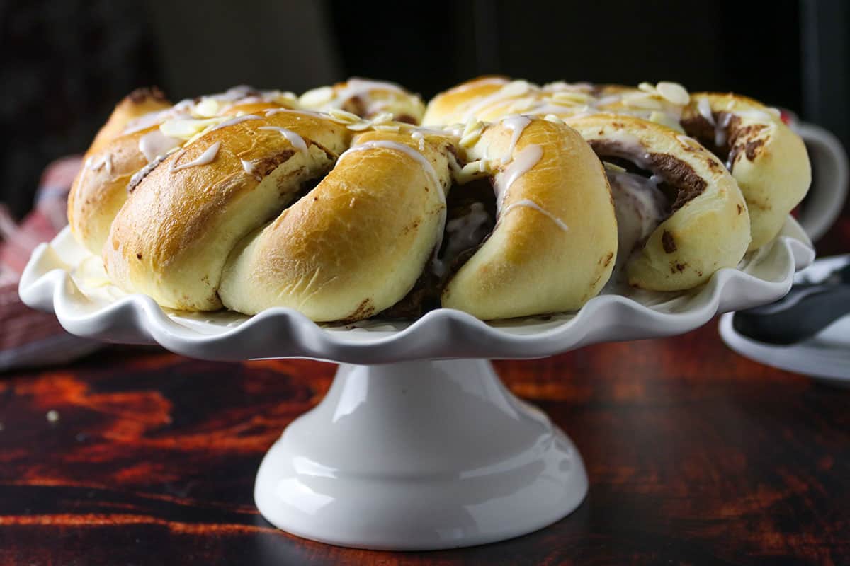 Nutella Bread ring on a cake stand.