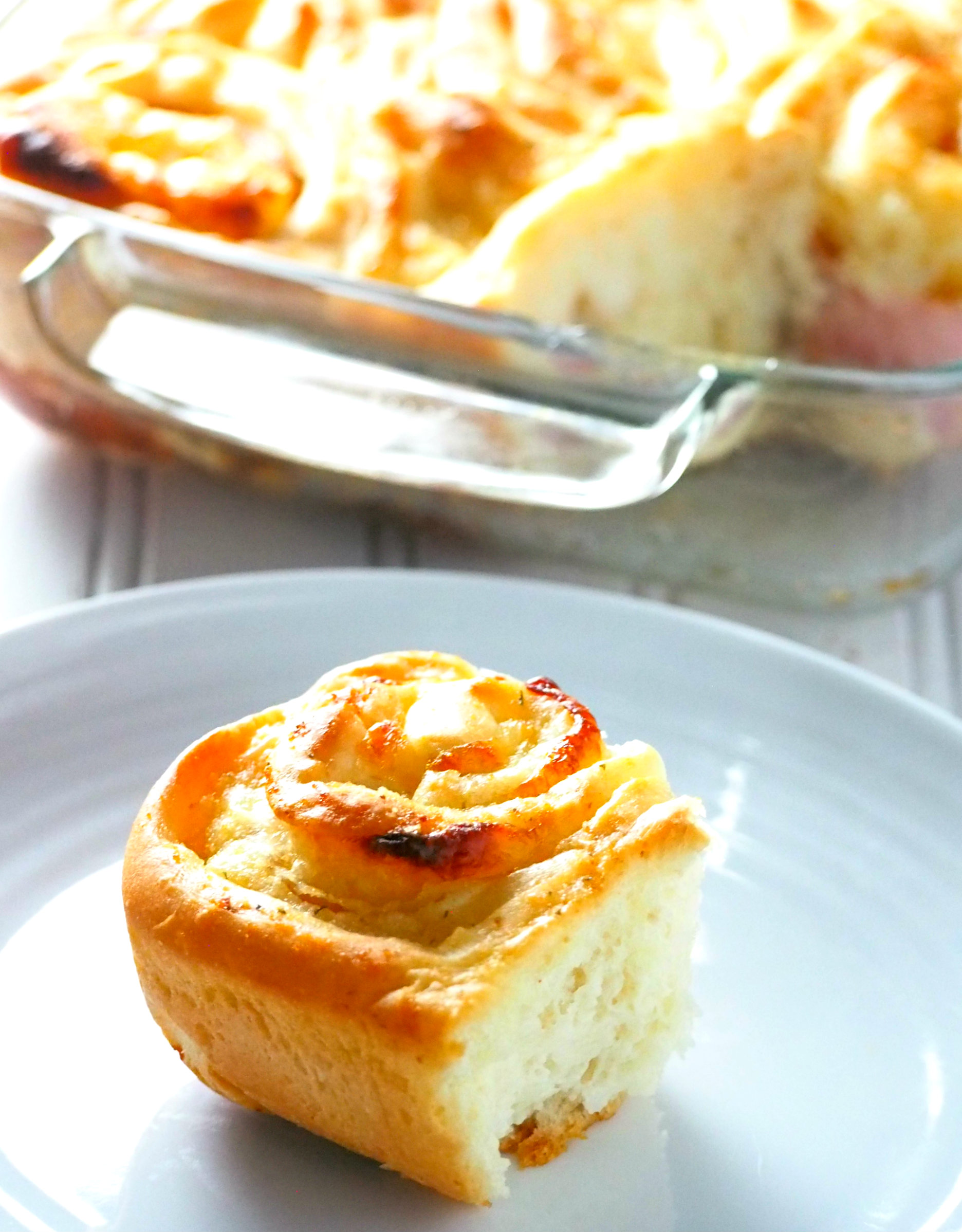 Flavorful, soft and garlicky ham and cheese rolls to fill you up at breakfast, lunch or snack time.