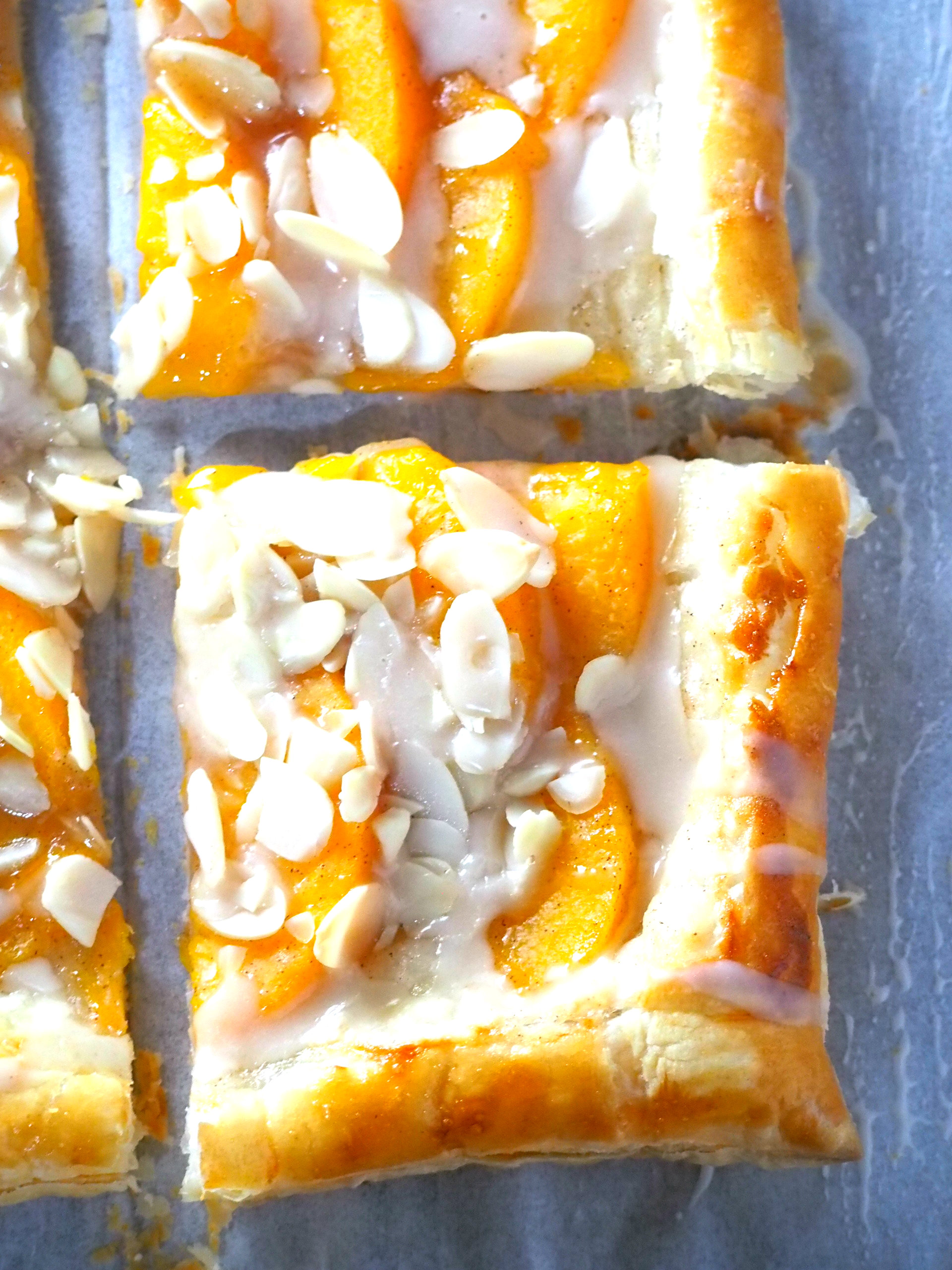 If you want an easy dessert recipe, this peach tart is a pastry dessert that you can make in no time using ready made puff pastry and a can of peach slices.