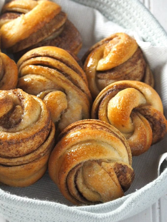 Swedish Cardamom Buns give you sweet and tasty rolls with warm and bright flavors of cinnamon and cardamom spices combined.