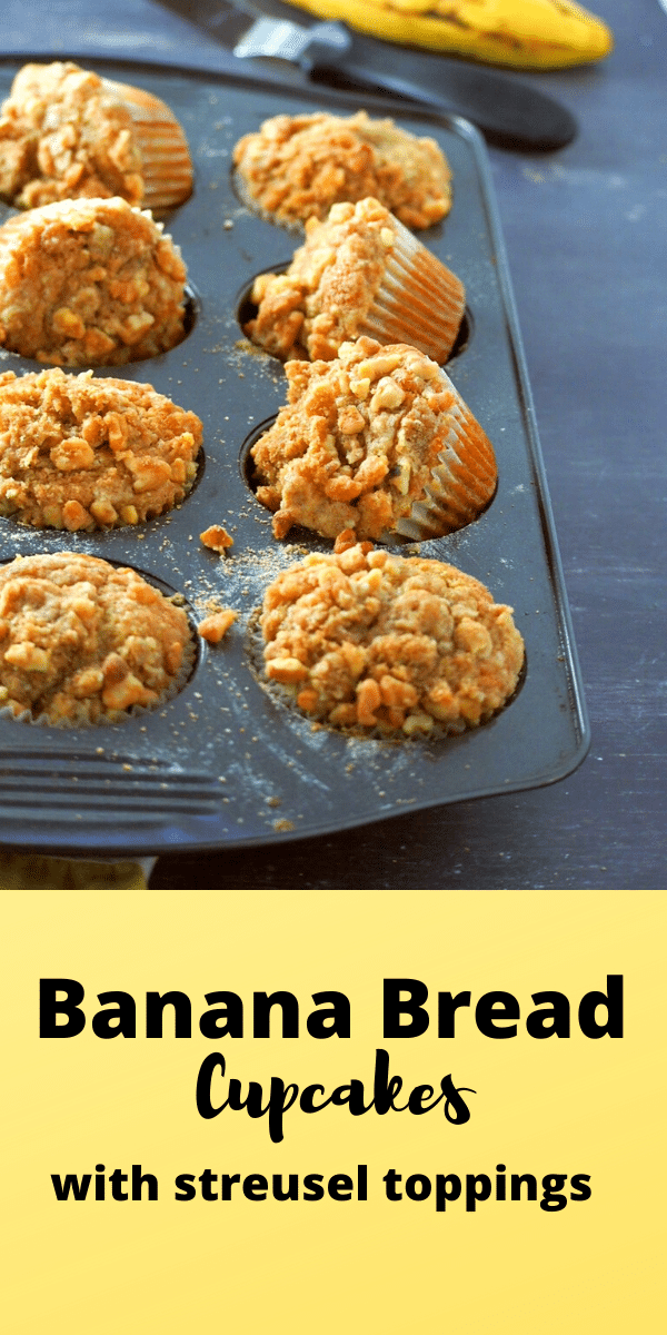These soft and moist banana bread cupcakes are topped with a crunchy and buttery streusel. They are flavorful snacks or treats anytime of the day! #bananabread #cupcakes #bananamuffins
