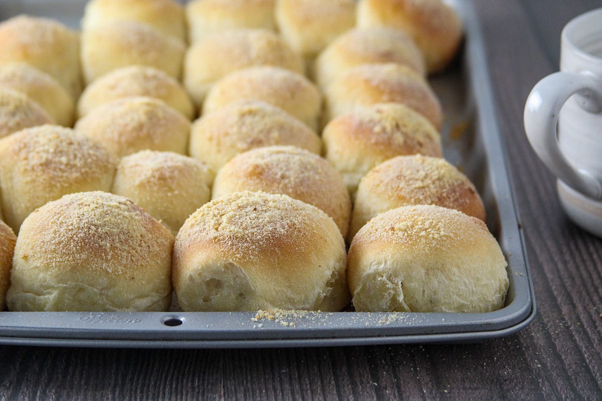 Bread machine pandesal on a tray.