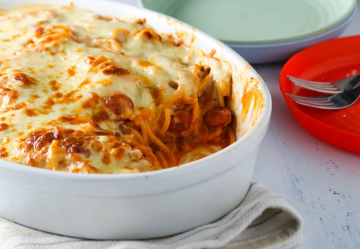 A photo of the baked spaghetti in the dish.