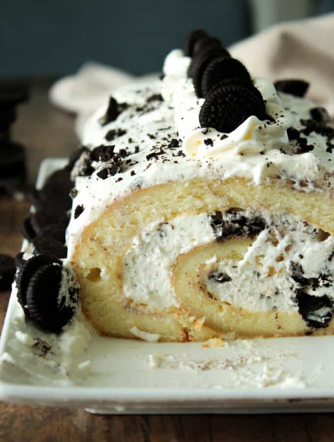 Close up shot of cookies and cream cake roll.